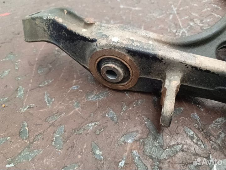 Рычаг подвески нижний передний правый Honda Accord