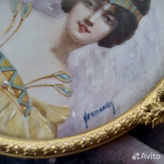 Антикварная портретная миниатюра