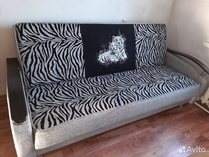 Диван книжка бу