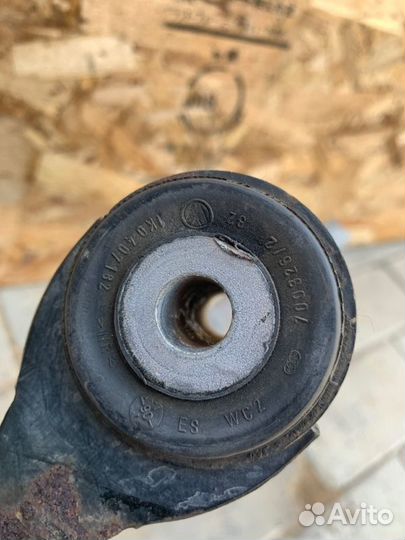 Рычаг подвески передний левый Volkswagen Jetta 5