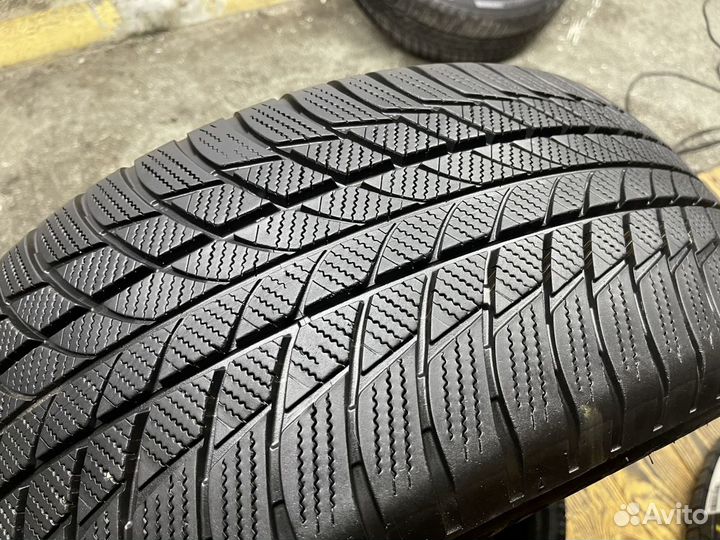 Bridgestone Blizzak LM-001 245/50 R19
