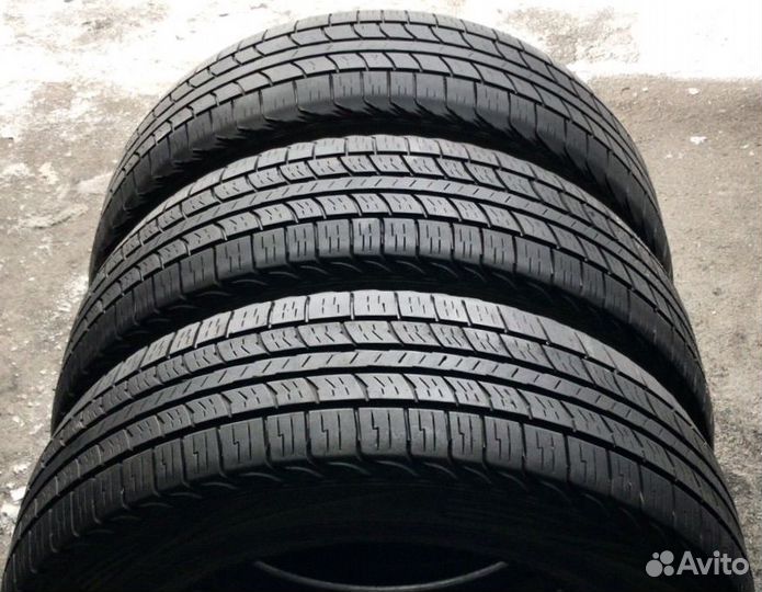 Kumho Road Venture APT KL51 225/65 R17