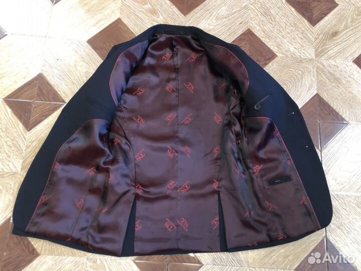 Пиджак с рубашкой 146 размера