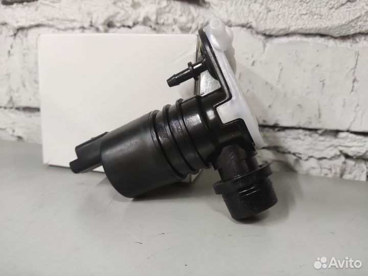 Насос омывателя Лада Веста Икс-Рей