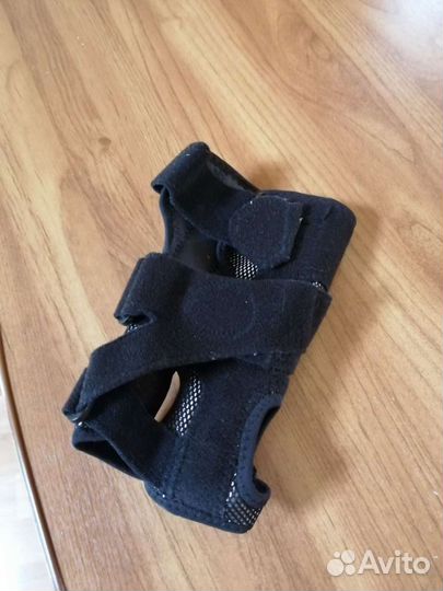 Ортез на лучезапястный сустав левый