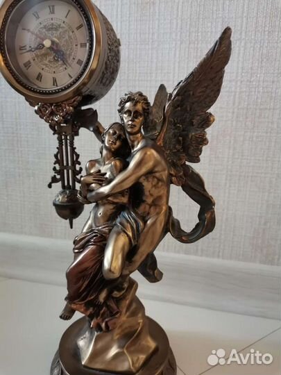 Каминные часы Амур и Психея с маятником