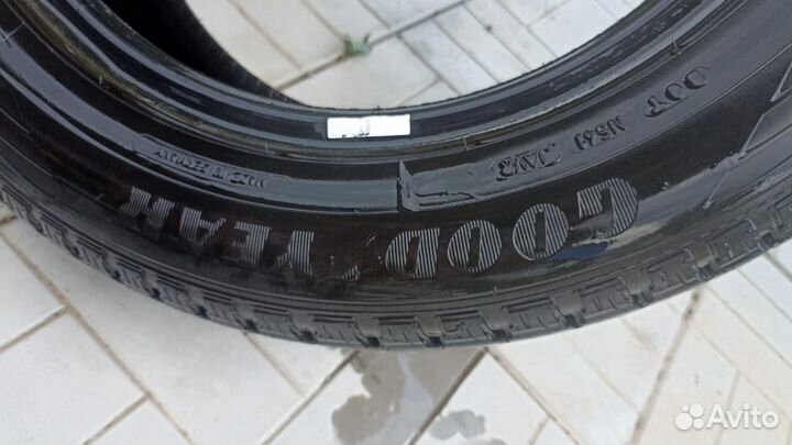 Goodyear EfficientGrip SUV 4x4 225/60 R17