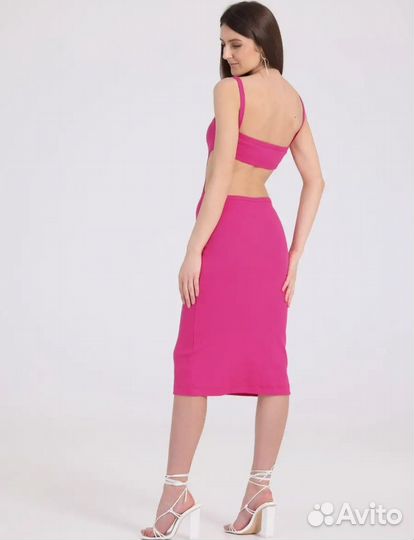 Платье в рубчик миди