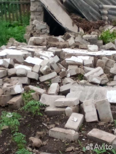 Монолитный белый кирпич