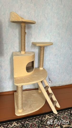 Домик для кошки с когтеточкой б/у