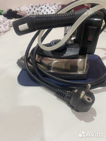 Паровой утюг швеи