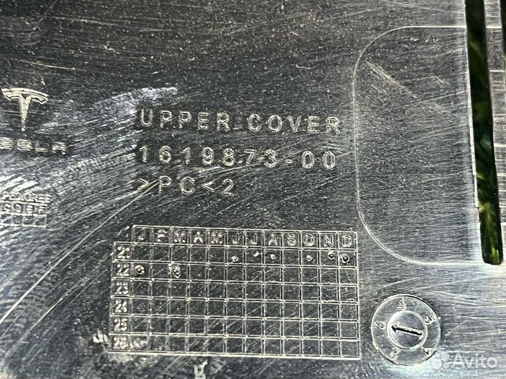 Кожух салонного зеркала Tesla Model Y 2022