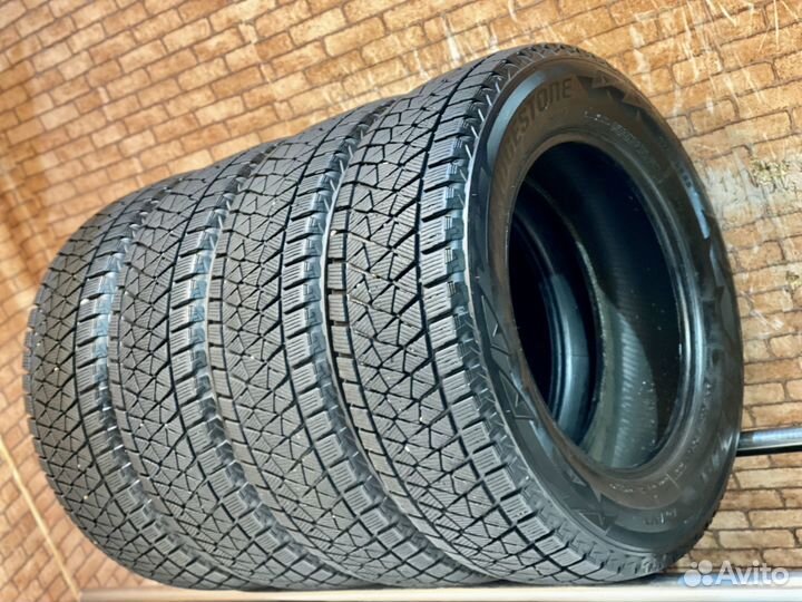 Bridgestone Blizzak DM-V2 225/65 R17