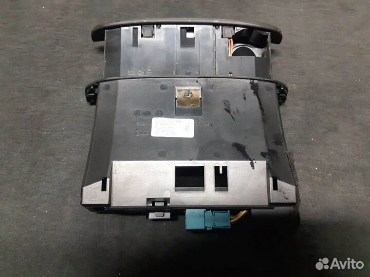 Пепельница Mercedes-Benz S-Class A2208100830