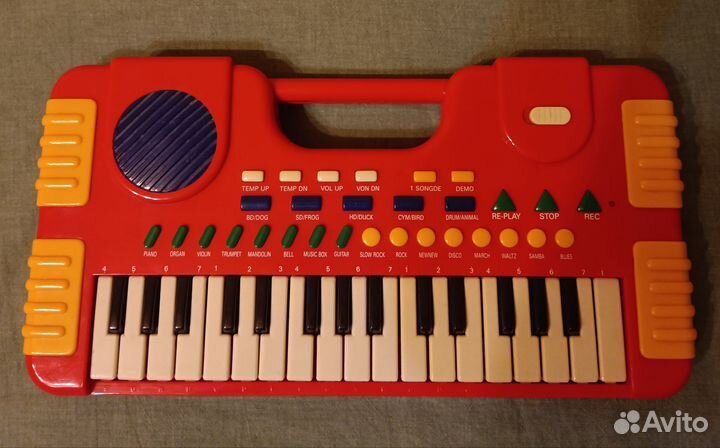 Синтезатор игрушечный
