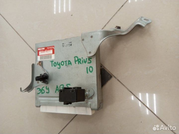 Блок электронный Toyota Prius NHW10 1NZ 2000