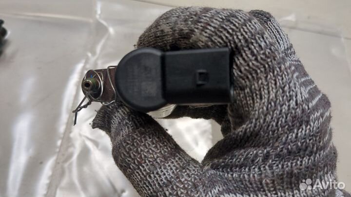 Форсунка топливная Ford Focus 3