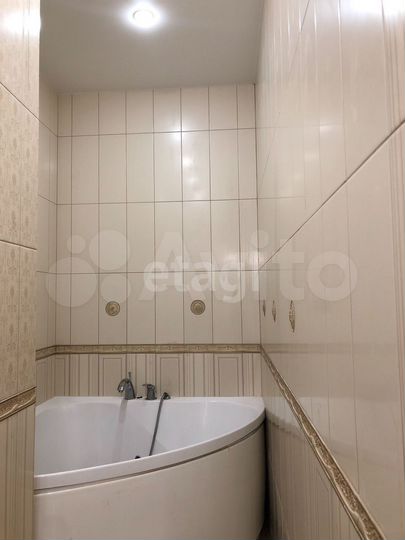 3-к. квартира, 81,1 м², 2/4 эт.