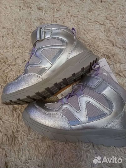 Ботинки для девочки новые