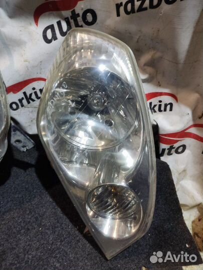 Фара галогеновая Mitsubishi Dingo CQ2 4G15 2001