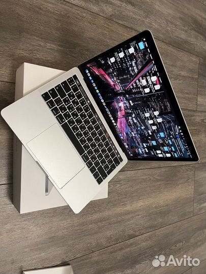 Macbook pro 13 2019 128gb