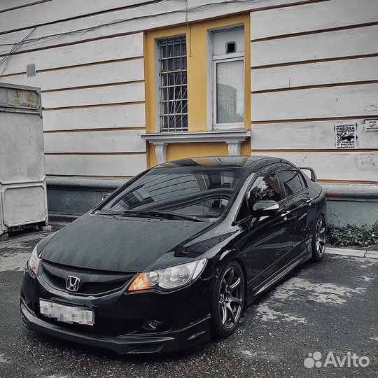 Накладки на пороги mugen для honda civic 4d