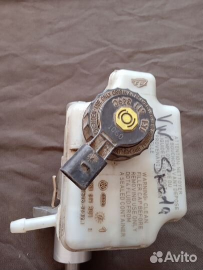 Главный тормозной цилиндр Шкода Октавия А5