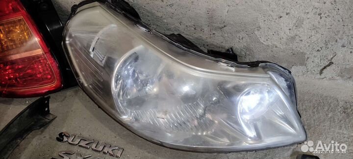 Фара Suzuki SX4