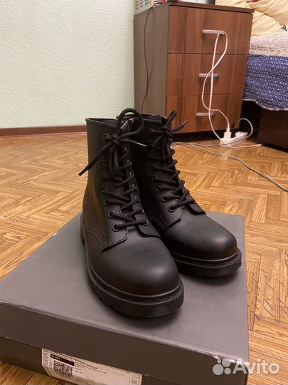 Резиновые ботинки 39