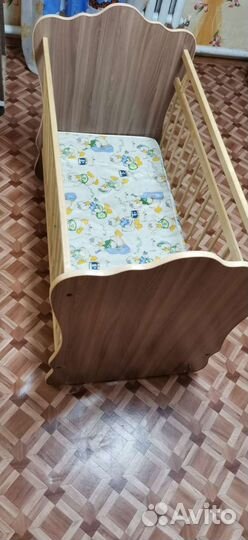 Детская кровать маятник