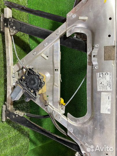 Стеклоподьемник правый Audi TT 8N