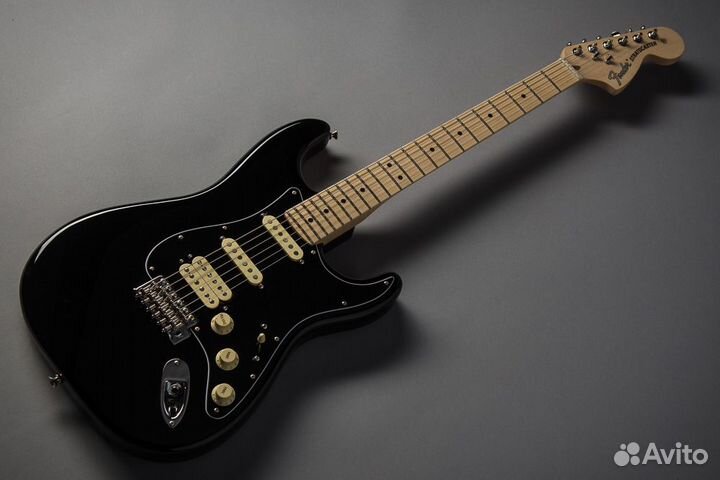 Электрогитара Fender Stratocaster USA + Аксессуары