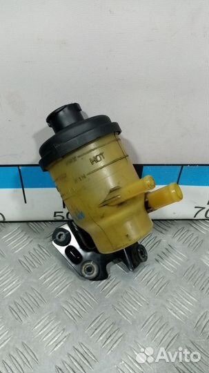 Б/У Бачок гидроусилителя Starex