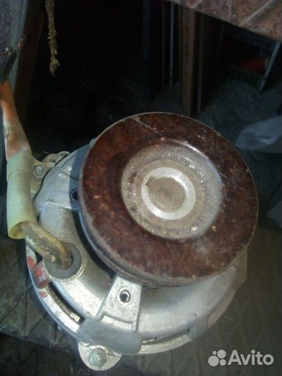 Двигатель центрифуги