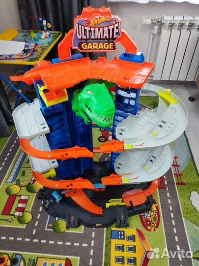 Hot wheels парковка динозавр