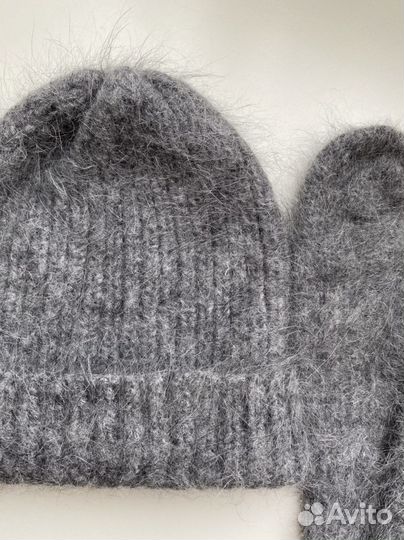 Комплект шапка и варежки женские