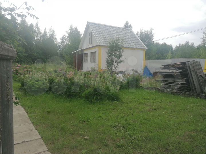 Дача 10 м² на участке 1 сот.