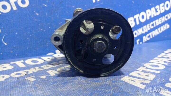 Помпа Nissan X-Trail T30 внедорожник QR25DE 2005