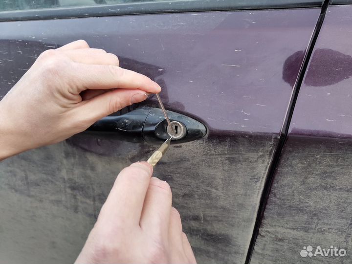 Вскрытие ремонт замена замков открыть машину авто