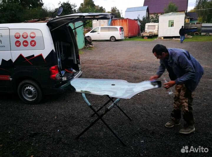 Стекло заднее нижнее левое на каток Hamm 3412