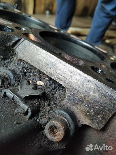 Блок двигателя Passat B3 1.8 75л /номер не читаем