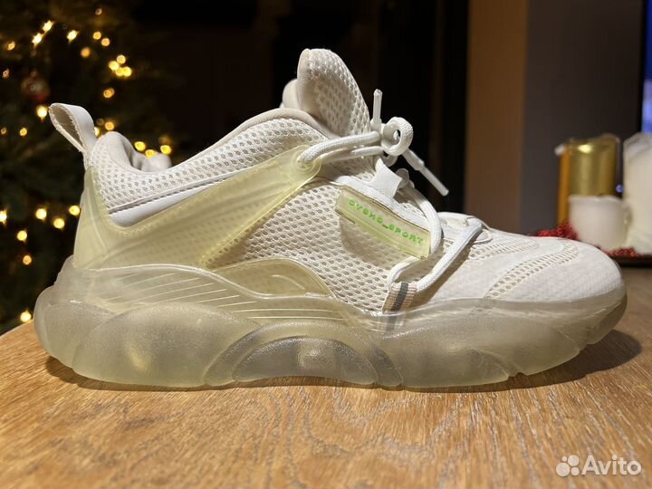 Кроссовки Oysho 37р