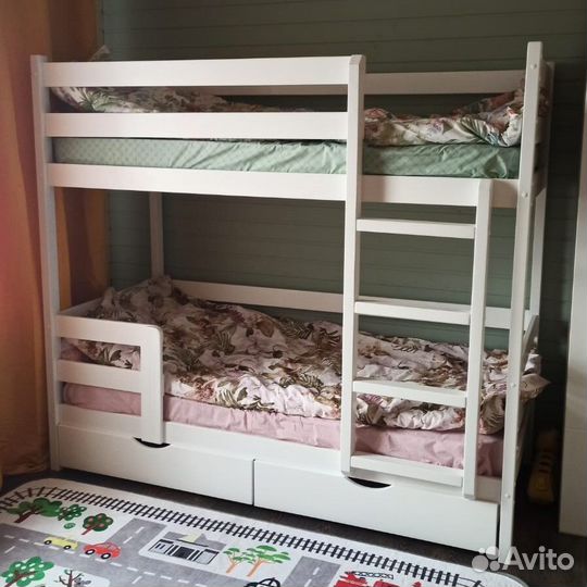 Двухъярусная кровать массив