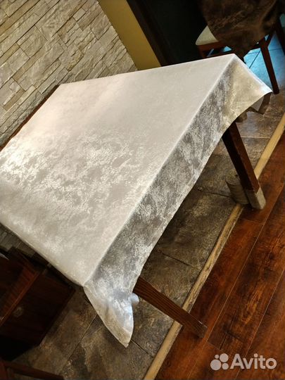 Скатерть, соусник, корзина для хлеба