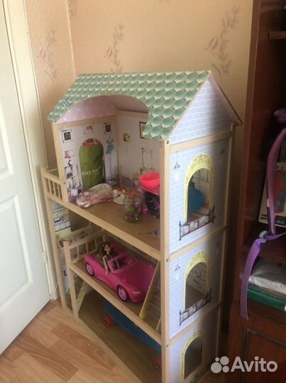 Кукольный домик с мебелью