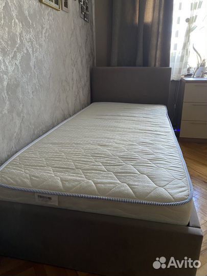 Средне-жесткий матрас 90х200