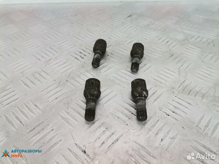 Болт колесный Peugeot 406 рест. 2000 701601139B