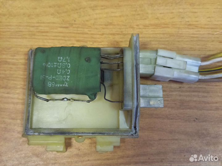 Резистор печки Пассат Б3 1.8