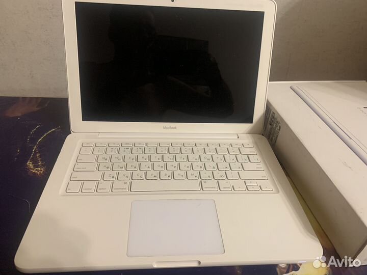 Apple MacBook