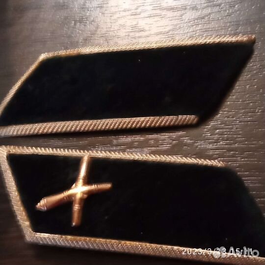 Значок на воинской советской форме в виде нашивки